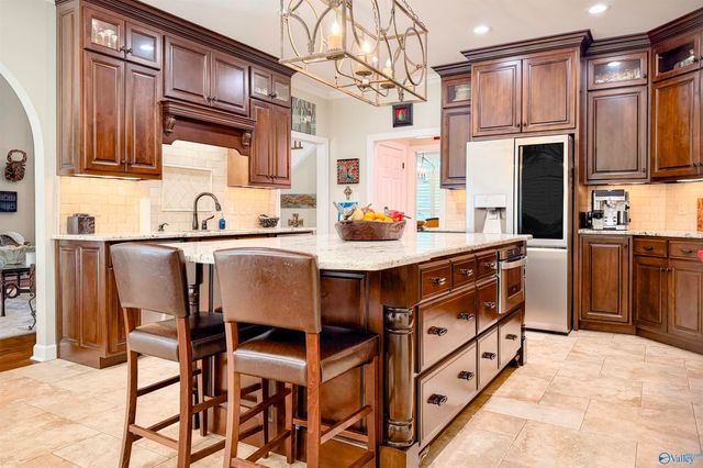 2404 Hideaway Place SE, Decatur, AL 35603