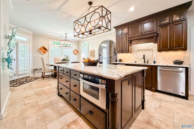 2404 Hideaway Place SE, Decatur, AL 35603