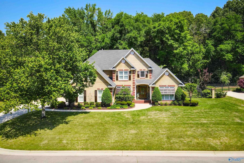2404 Hideaway Place SE, Decatur, AL 35603