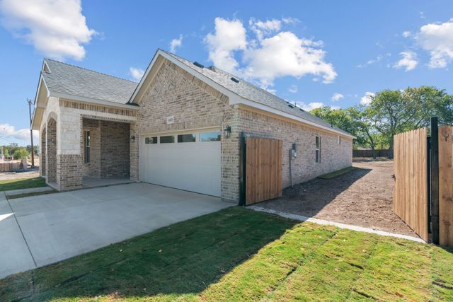 8811 Silver Creek Road, White Settlement, TX 76108