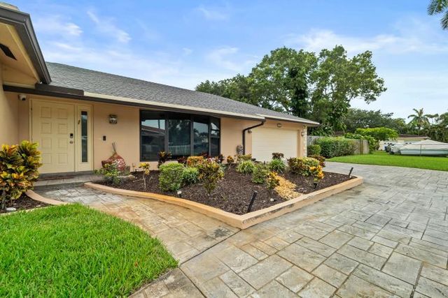 2409 SW 27th Avenue, Fort Lauderdale, FL 33312