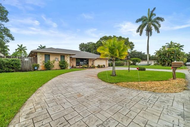 2409 SW 27th Avenue, Fort Lauderdale, FL 33312