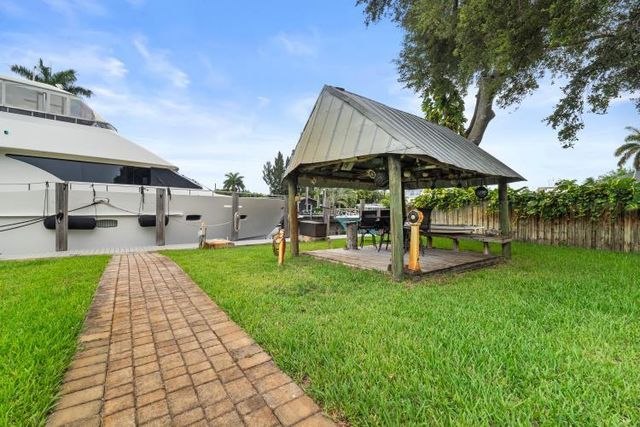 2409 SW 27th Avenue, Fort Lauderdale, FL 33312
