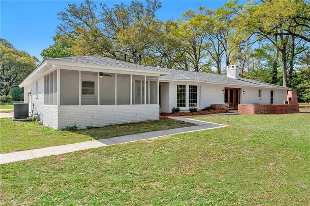 7273 Magnolia Avenue, Theodore, AL 36582