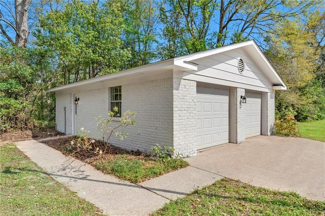 7273 Magnolia Avenue, Theodore, AL 36582