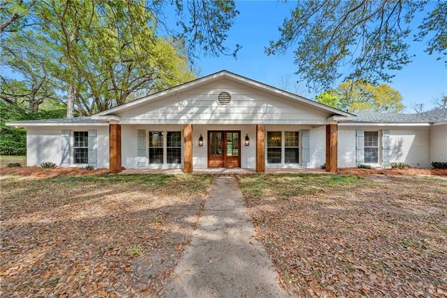 7273 Magnolia Avenue, Theodore, AL 36582