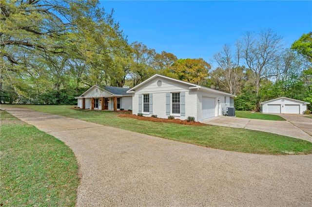 7273 Magnolia Avenue, Theodore, AL 36582