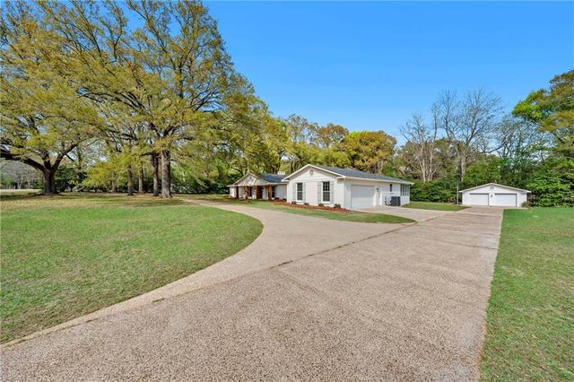 7273 Magnolia Avenue, Theodore, AL 36582