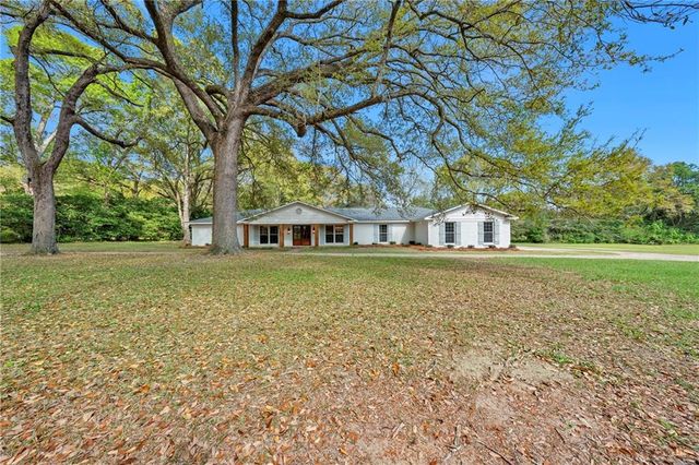 7273 Magnolia Avenue, Theodore, AL 36582