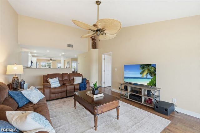 4206 SE 20th PL 105, Cape Coral, FL 33904