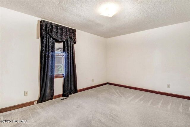 102 Trollingwood Drive, Goldsboro, NC 27534