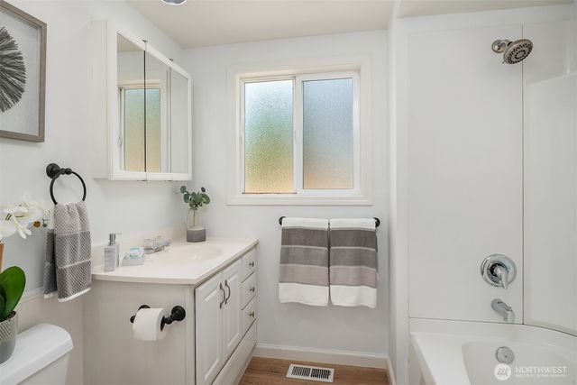 2021 204th Street SW, Lynnwood, WA 98036