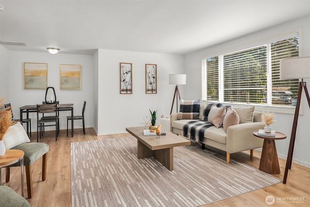 2021 204th Street SW, Lynnwood, WA 98036