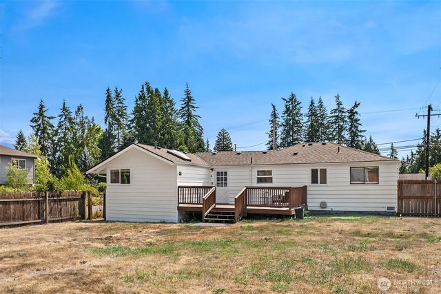 2021 204th Street SW, Lynnwood, WA 98036