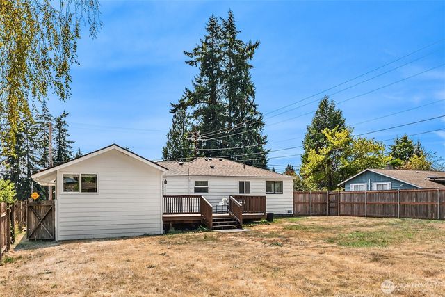 2021 204th Street SW, Lynnwood, WA 98036