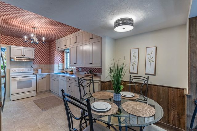 24 Greenmount Boulevard, Oakwood, OH 45419