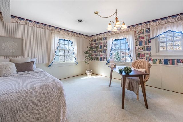 24 Greenmount Boulevard, Oakwood, OH 45419