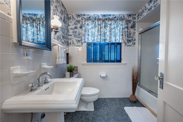 24 Greenmount Boulevard, Oakwood, OH 45419