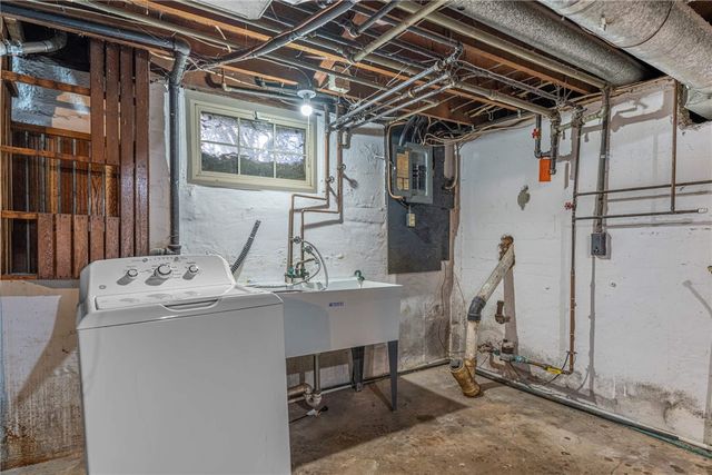 24 Greenmount Boulevard, Oakwood, OH 45419