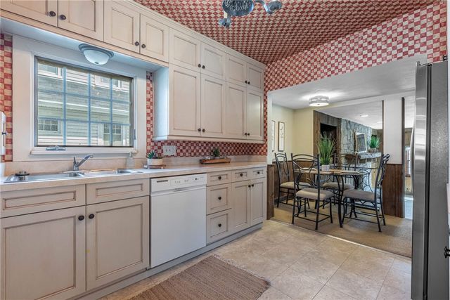 24 Greenmount Boulevard, Oakwood, OH 45419