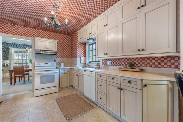 24 Greenmount Boulevard, Oakwood, OH 45419