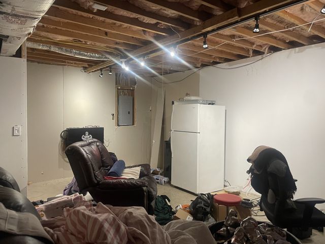 1914 Claymont Dr, Clarksville, TN 37040