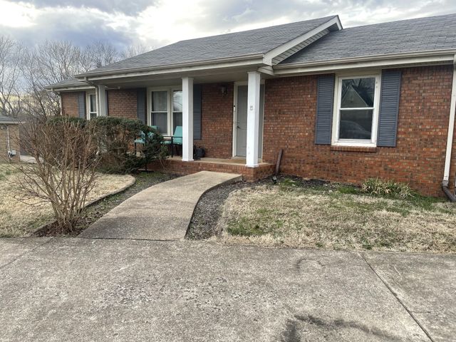 1914 Claymont Dr, Clarksville, TN 37040