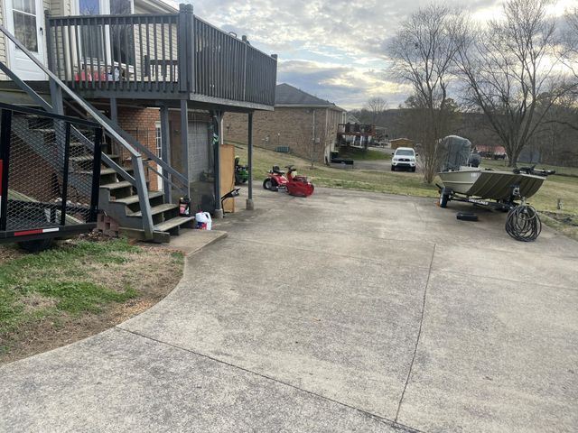 1914 Claymont Dr, Clarksville, TN 37040