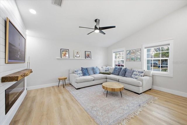 2708 6TH AVENUE E, Palmetto, FL 34221