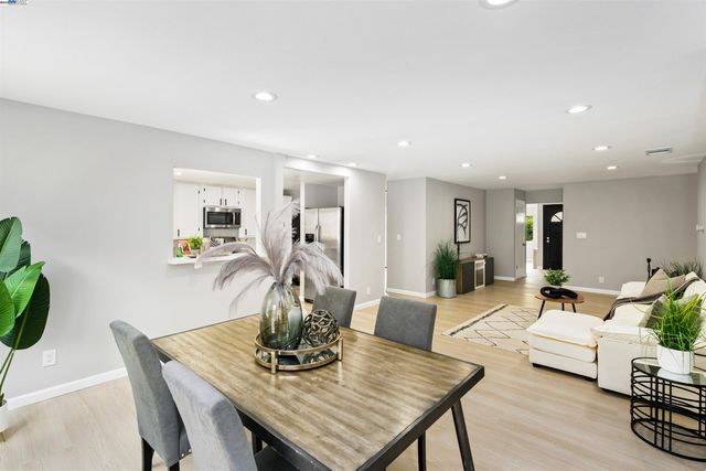 6330 TRI lane, El Sobrante, CA 94803