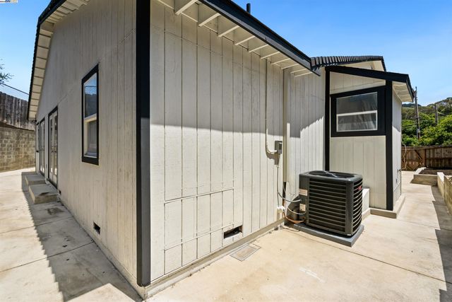 6330 TRI lane, El Sobrante, CA 94803