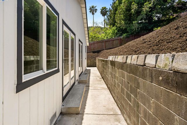 6330 TRI lane, El Sobrante, CA 94803