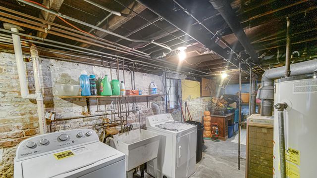 1421 Roberts Avenue, Whiting, IN 46394