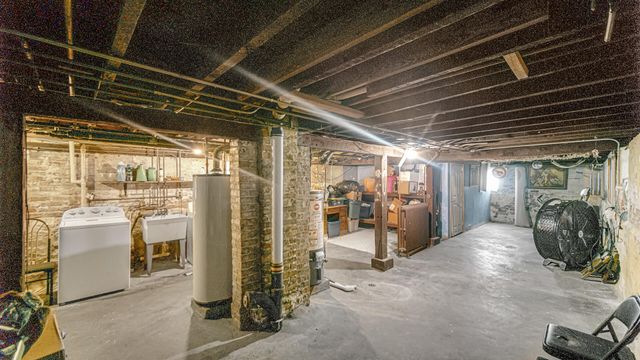 1421 Roberts Avenue, Whiting, IN 46394