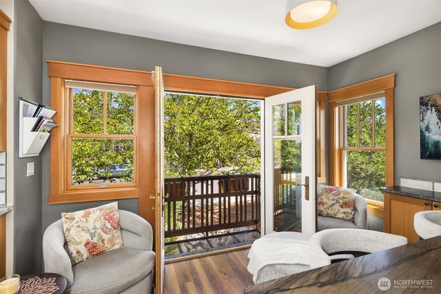 421 2nd Street W, Kirkland, WA 98033