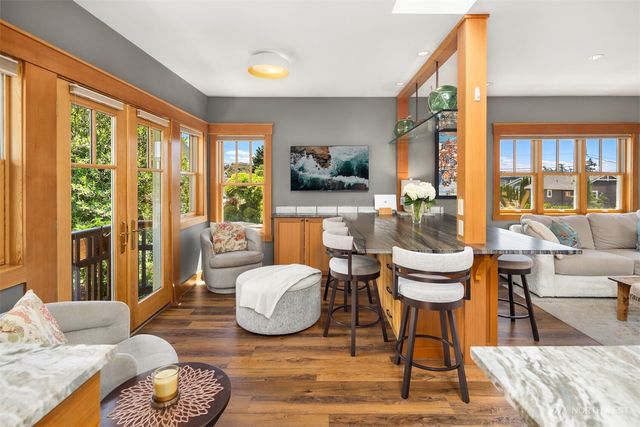 421 2nd Street W, Kirkland, WA 98033
