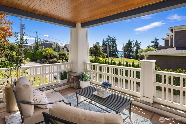 421 2nd Street W, Kirkland, WA 98033