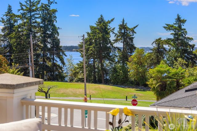 421 2nd Street W, Kirkland, WA 98033
