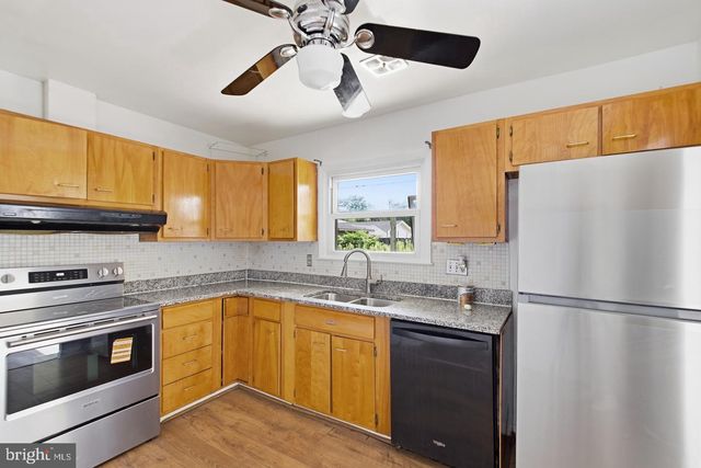 1100 N STERLING BLVD, Sterling, VA 20164
