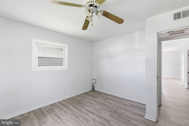1100 N STERLING BLVD, Sterling, VA 20164
