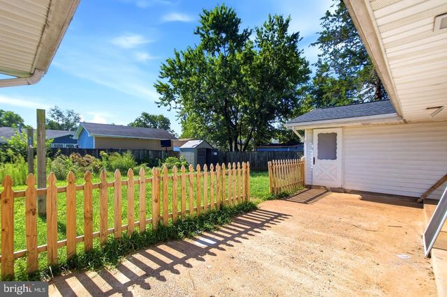 1100 N STERLING BLVD, Sterling, VA 20164