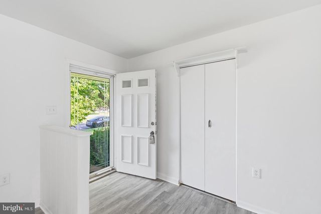 1100 N STERLING BLVD, Sterling, VA 20164