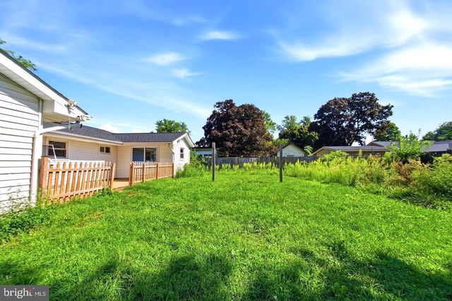 1100 N STERLING BLVD, Sterling, VA 20164