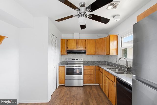 1100 N STERLING BLVD, Sterling, VA 20164