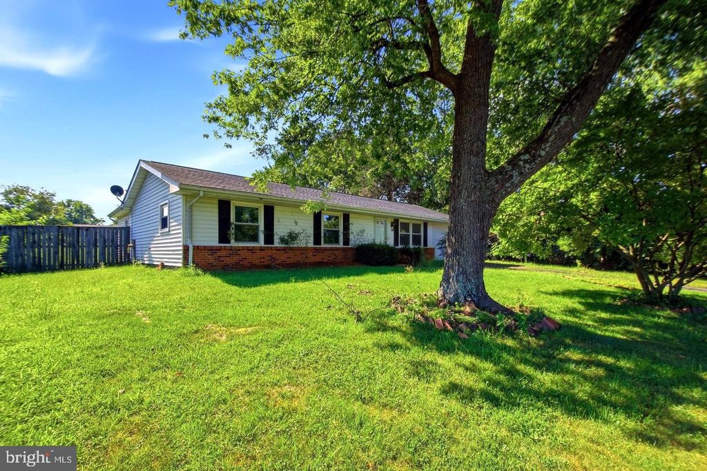 1100 N STERLING BLVD, Sterling, VA 20164