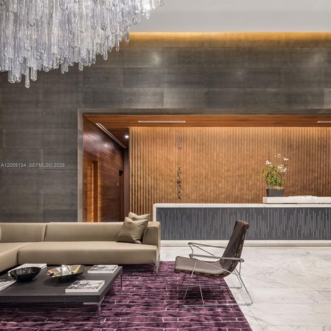 88 SW 7th St 1009, Miami, FL 33130