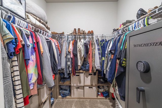 825 E Superior DRIVE, Edgerton, WI 53534