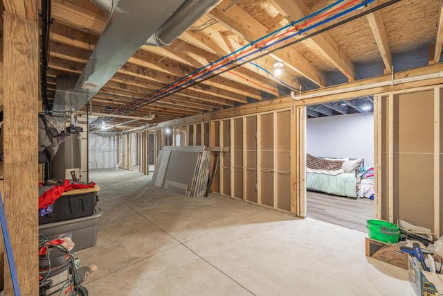 825 E Superior DRIVE, Edgerton, WI 53534