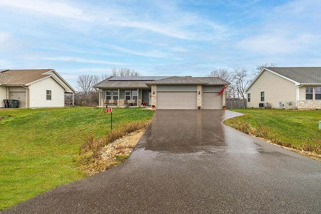 825 E Superior DRIVE, Edgerton, WI 53534