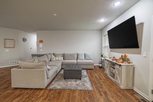 825 E Superior DRIVE, Edgerton, WI 53534